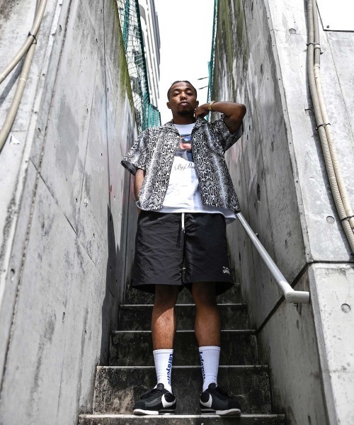 LFYT（エルエフワイティー）の「LFYT ラファイエット [Lafayette] - ビッグパン プリント Tシャツ [BIG PUN AIRBRUSH TEE LS240105]（Tシャツ/カットソー・メンズ・ブルー/ホワイト/レッド・L/M/XL/XXL/S）」の5枚目の写真