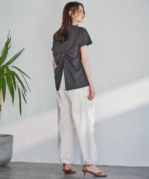 23区（ニジュウサンク）の「【SLOW/一部店舗限定】MVSコットン バックデザイン Tシャツ（Tシャツ/カットソー・レディース・ブラック系/グレー系/ホワイト系・38）」の19枚目の写真