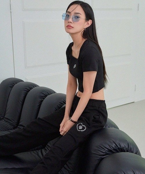 muahmuah(ムーアムーア)の「A'GEM/9 × .kom『muah muah/ムーアムーア』2WAY WIDE JOGGER PANTS/2WAY ワイドジョガーパンツ(スウェットパンツ・レディース・ブラック/グレー・FREE)」の4枚目の写真