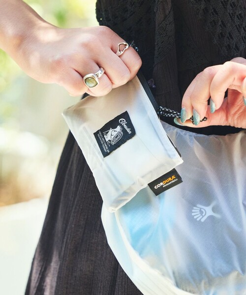 COBMASTER（コブマスター）の「Cobmaster × FREAK'S STORE/コブマスター × フリークスストア 別注 FLAT POUCH / フラットポーチ（ポーチ・レディース・ホワイト/ブラウン/ラベンダー/オレンジ/ブラック/サックスブルー・ONE SIZE）」の2枚目の写真