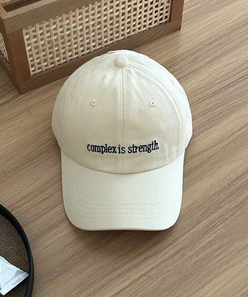 LAFFMO（ラフモ）の「レタリングロゴキャップ（キャップ・レディース・ホワイト/ボルドー/モカ/ネイビー/グレー/オフホワイト/ブラック・F）」の3枚目の写真