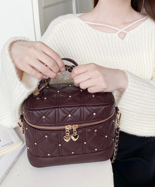 moment+（モーメントプラス）の「ハートチャームビジューキルティングバニティバッグ（ショルダーバッグ・レディース・ピンク/ブラック/アイボリー/ボルドー・FREE）」の9枚目の写真