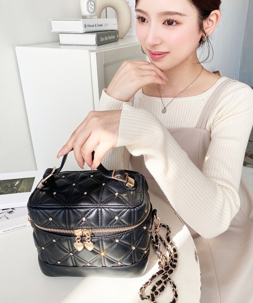 moment+（モーメントプラス）の「ハートチャームビジューキルティングバニティバッグ（ショルダーバッグ・レディース・ピンク/ブラック/アイボリー/ボルドー・FREE）」の19枚目の写真