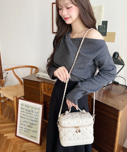 moment+（モーメントプラス）の「ハートチャームビジューキルティングバニティバッグ（ショルダーバッグ・レディース・ピンク/ブラック/アイボリー/ボルドー・FREE）」の17枚目の写真