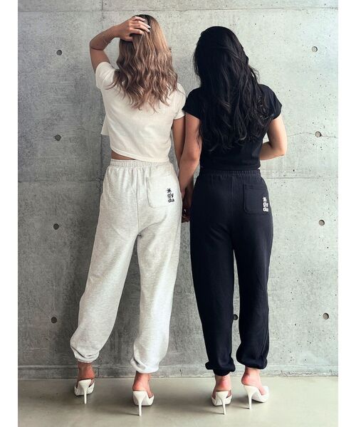 GYDA（ジェイダ）の「PalmTree Square gyda ワッペンショートトップス（Tシャツ/カットソー・レディース・ブラック/オフホワイト/グリーン/レッド・FREE）」の8枚目の写真