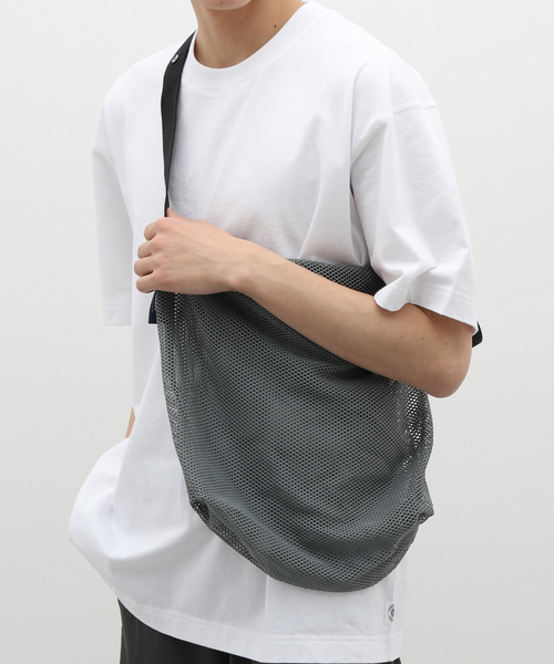 JULY NINE（ジュライナイン）の「JULY NINE / ジュライ ナイン SEQUEL MESH-NET M（ショルダーバッグ・メンズ・グリーン/チャコールグレー/ブラック・FREE）」の11枚目の写真