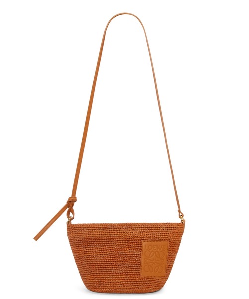 LOEWE（ロエベ）の「スリットポシェット バッグ（ラフィア
