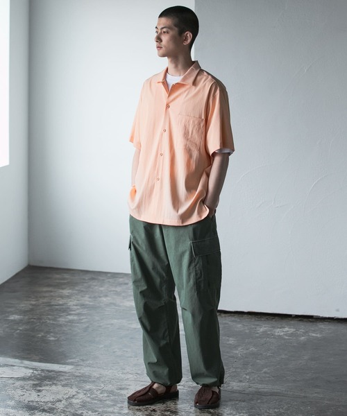URBAN RESEARCH（アーバンリサーチ）の「FIBRIL BOX SHIRTS（シャツ/ブラウス・メンズ・ベージュ/ネイビー/ライトピンク/チャコールグレー・SMALL/MEDIUM/LARGE）」の9枚目の写真
