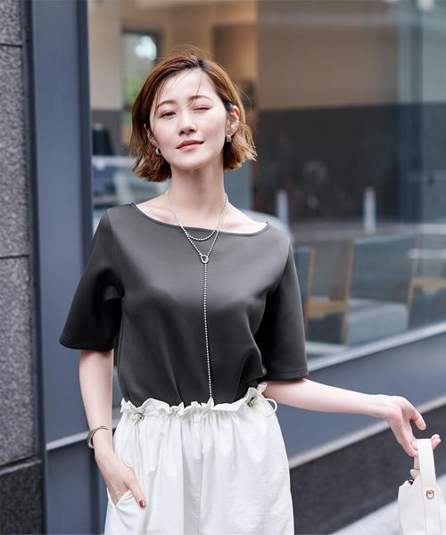UR'S(ユアーズ)の「ボンディングハーフスリーブTシャツ(Tシャツ/カットソー・レディース・チャコール/ホワイト/ブラック・S/M/L)」の3枚目の写真