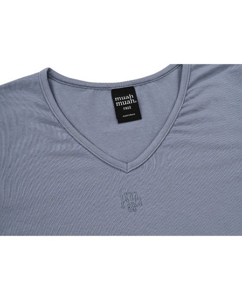 muahmuah（ムーアムーア）の「A'GEM/9 × .kom 『muah muah/ムーアムーア』 LOGO STITCH V-NECK LONG SLEEVE/ロゴステッチVネックロングシャツ（Tシャツ/カットソー・レディース・ブラック/ホワイト/ブルー・FREE）」の19枚目の写真