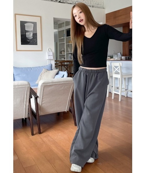 muahmuah（ムーアムーア）の「A'GEM/9 × .kom 『muah muah/ムーアムーア』 LOGO STITCH V-NECK LONG SLEEVE/ロゴステッチVネックロングシャツ（Tシャツ/カットソー・レディース・ブラック/ホワイト/ブルー・FREE）」の12枚目の写真