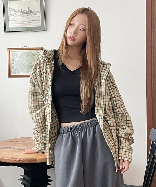 muahmuah（ムーアムーア）の「A'GEM/9 × .kom 『muah muah/ムーアムーア』 LOGO STITCH V-NECK LONG SLEEVE/ロゴステッチVネックロングシャツ（Tシャツ/カットソー・レディース・ブラック/ホワイト/ブルー・FREE）」の11枚目の写真