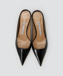 PELLICO（ペリーコ）の「CUORE エナメルミュール 6.5cm BLACK