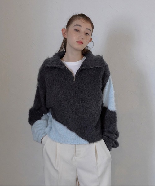 MINERTE（ミネルテ）の「【MINERTE】cropped half zip knit pullover / ブークレハーフジッププルオーバー（ニット/セーター・レディース・ブラック/チャコールグレー・FREE）」の2枚目の写真