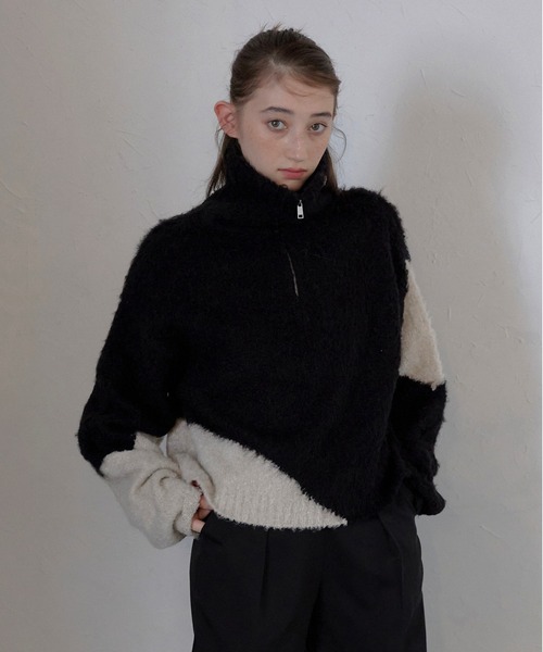 MINERTE（ミネルテ）の「【MINERTE】cropped half zip knit pullover / ブークレハーフジッププルオーバー（ニット/セーター・レディース・ブラック/チャコールグレー・FREE）」の3枚目の写真
