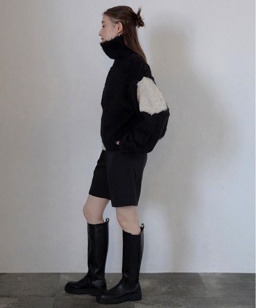 MINERTE（ミネルテ）の「【MINERTE】cropped half zip knit pullover / ブークレハーフジッププルオーバー（ニット/セーター・レディース・ブラック/チャコールグレー・FREE）」の6枚目の写真