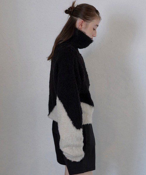 MINERTE（ミネルテ）の「【MINERTE】cropped half zip knit pullover / ブークレハーフジッププルオーバー（ニット/セーター・レディース・ブラック/チャコールグレー・FREE）」の12枚目の写真