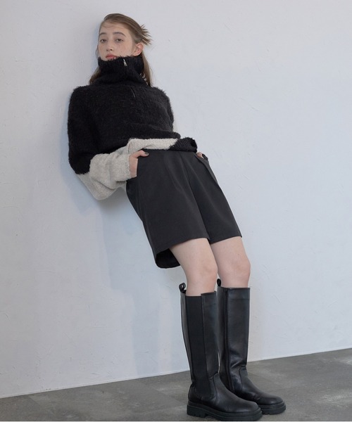 MINERTE（ミネルテ）の「【MINERTE】cropped half zip knit pullover / ブークレハーフジッププルオーバー（ニット/セーター・レディース・ブラック/チャコールグレー・FREE）」の15枚目の写真