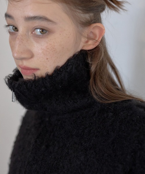 MINERTE（ミネルテ）の「【MINERTE】cropped half zip knit pullover / ブークレハーフジッププルオーバー（ニット/セーター・レディース・ブラック/チャコールグレー・FREE）」の18枚目の写真