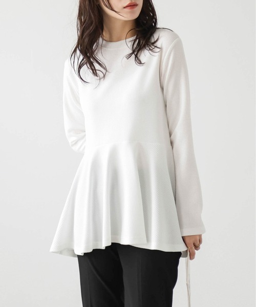 La-gemme（ラジェム）の「エンボスペプラムフレアトップス（Tシャツ/カットソー・レディース・ブラック/ホワイト/グレー・L/M）」の13枚目の写真