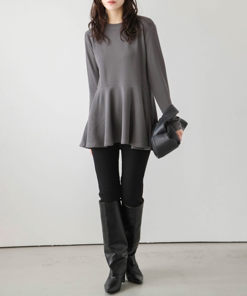 La-gemme（ラジェム）の「エンボスペプラムフレアトップス（Tシャツ/カットソー・レディース・ブラック/ホワイト/グレー・L/M）」の7枚目の写真