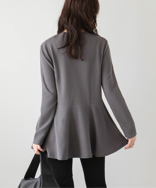 La-gemme（ラジェム）の「エンボスペプラムフレアトップス（Tシャツ/カットソー・レディース・ブラック/ホワイト/グレー・L/M）」の8枚目の写真