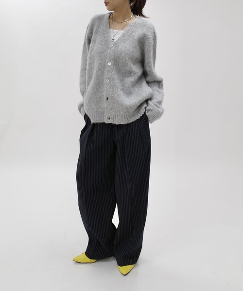 WHO'S WHO gallery(フーズフーギャラリー)の「【UNISEX/ユニセックス】KOOKY'Nモヘアライクカーディガン(カーディガン/ボレロ・レディース・チャコールグレー/ブラック/ブラウン/グレー/サックスブルー/マスタード・MEDIUM/LARGE)」の15枚目の写真