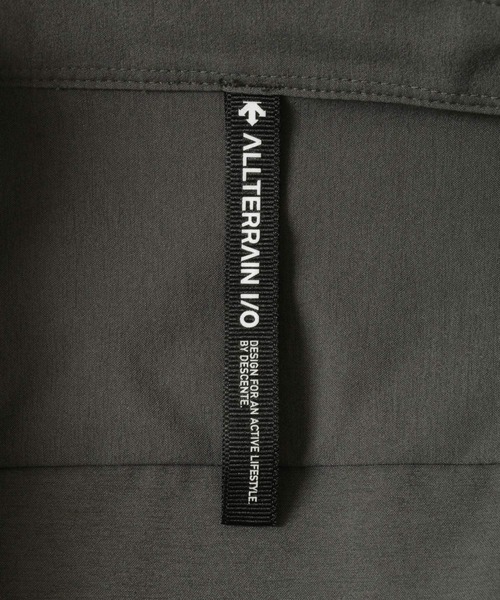 DESCENTE ALLTERRAIN（デサント　オルテライン）の「DESCENTE ALLTERRAIN　SOLOTEX(R) LONG-SLEEVE SHIRTS（シャツ/ブラウス・メンズ・グレー/ブラック・MEDIUM/LARGE）」の12枚目の写真