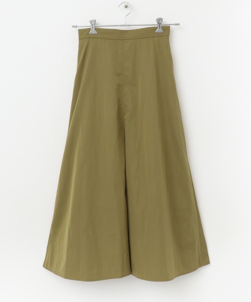 URBAN RESEARCH ROSSO WOMEN(アーバンリサーチ ロッソ)の「タフタロングフレアスカート(スカート・レディース・ライトベージュ/イエロー系その他・36/38)」の17枚目の写真