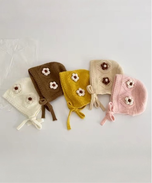 Bambin（ボンバン）の「【 Bambin / ボンバン 】 フラワー ニットキャップ / ニット ボンネット（ニットキャップ/ビーニー・キッズ・アイボリー/ライトピンク/ブラウン/イエロー/ベージュ・FREE）」の13枚目の写真