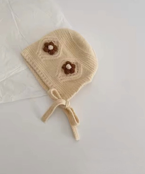 Bambin（ボンバン）の「【 Bambin / ボンバン 】 フラワー ニットキャップ / ニット ボンネット（ニットキャップ/ビーニー・キッズ・アイボリー/ライトピンク/ブラウン/イエロー/ベージュ・FREE）」の8枚目の写真