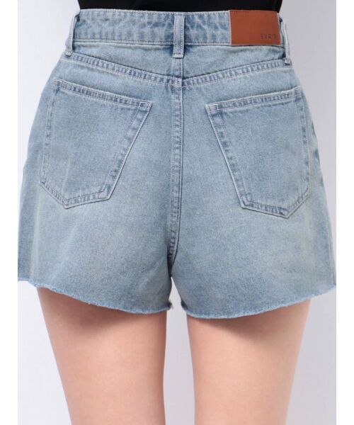 EVRIS(エヴリス)の「BASICデニムハイウエストショートパンツ(デニムパンツ・レディース・ブルー/ブラック・SMALL/MEDIUM)」の12枚目の写真