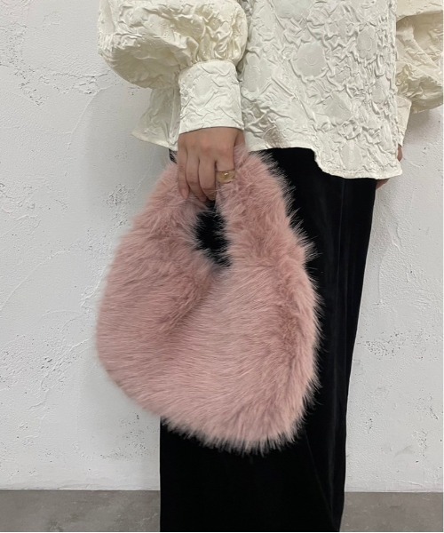 kutir（クティール）の「kutirlune／ファーバッグ（ハンドバッグ・レディース・グリーン/ライトグレー/ピンク/ブラウン/ベージュ/オフホワイト/ブルー/ブラック・FREE）」の12枚目の写真