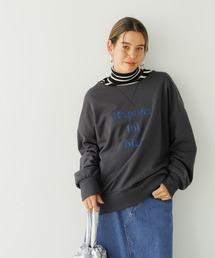 BAYFLOW（ベイフロー）の「[程よい肉感の裏毛素材]カットオフネック刺繍プルオーバー（スウェット）」