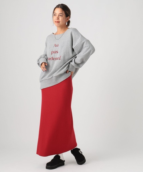 BAYFLOW（ベイフロー）の「[程よい肉感の裏毛素材]カットオフネック刺繍プルオーバー（スウェット・レディース・グレー/オフホワイト/チャコール・FREE）」の8枚目の写真