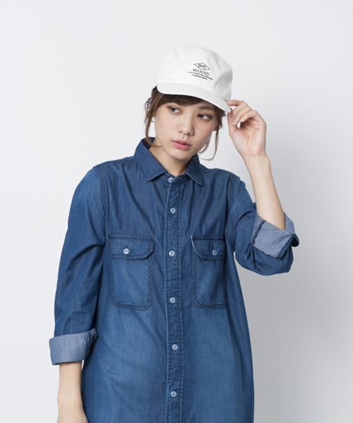 MILKFED.（ミルクフェド）の「EMBROIDERED BASEBALL CAP（キャップ/帽子）（キャップ・レディース・ホワイト/インディゴブルー・ONE SIZE）」の6枚目の写真
