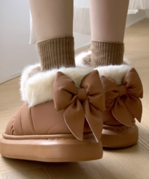 ロンポンさま専用【新品】fitflop× ANNA SUI コラボムートンブーツ キラキラモチーフアップリケ後ろリボン付きムートンブーツ(14~18cm