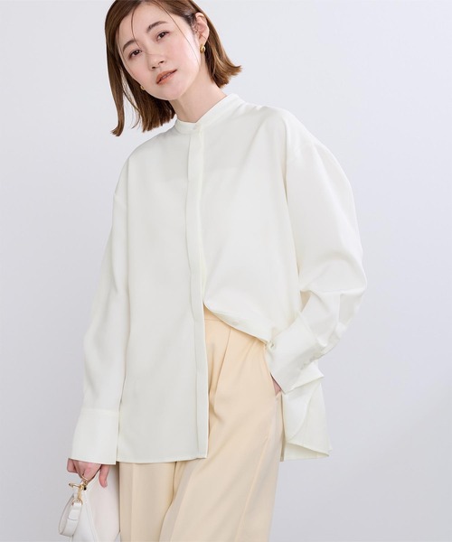 UR'S(ユアーズ)の「バックプリーツバンドカラーシャツ(シャツ/ブラウス・レディース・ブラック/ブルー/ホワイト/グリーン・L/M/S)」の10枚目の写真