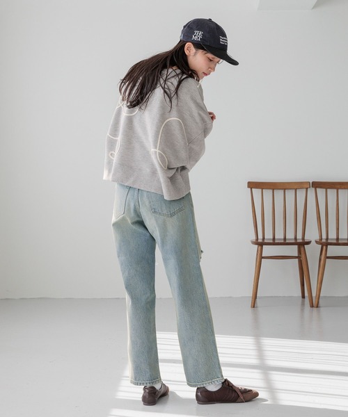 LOWRYS FARM(ローリーズファーム)の「エンブロイダリーウラケプルオーバー 282987(スウェット・レディース・ブラック/アイボリー/グレー・SHORT/LONG)」の7枚目の写真