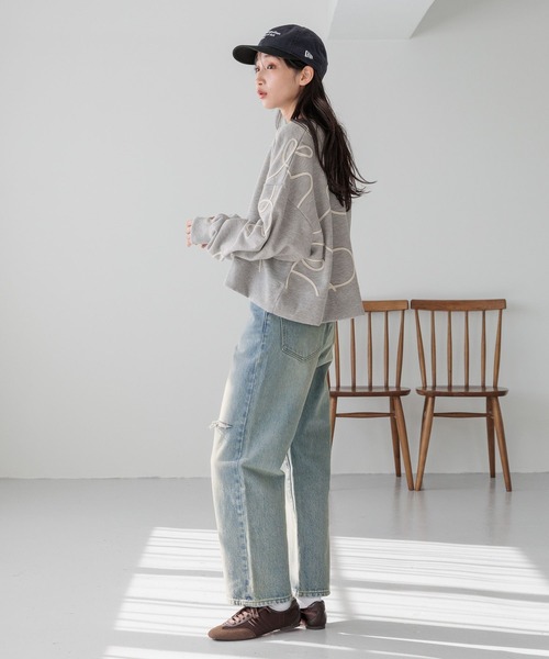 LOWRYS FARM(ローリーズファーム)の「エンブロイダリーウラケプルオーバー 282987(スウェット・レディース・ブラック/アイボリー/グレー・SHORT/LONG)」の8枚目の写真