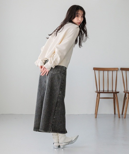 LOWRYS FARM(ローリーズファーム)の「エンブロイダリーウラケプルオーバー 282987(スウェット・レディース・ブラック/アイボリー/グレー・SHORT/LONG)」の12枚目の写真