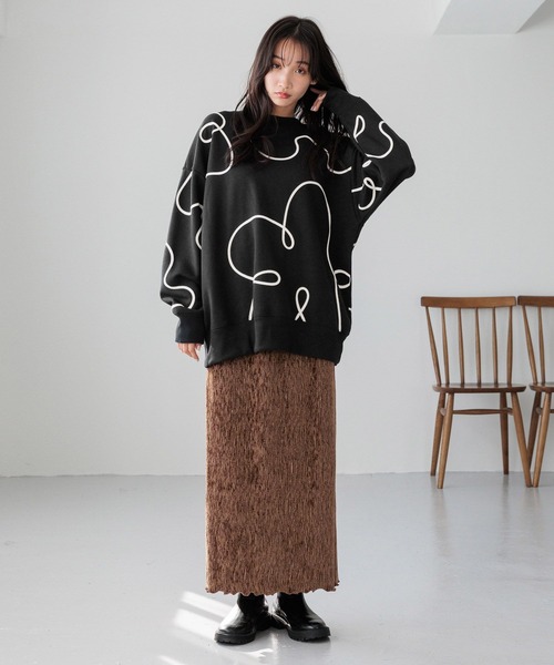 LOWRYS FARM(ローリーズファーム)の「エンブロイダリーウラケプルオーバー 282987(スウェット・レディース・ブラック/アイボリー/グレー・SHORT/LONG)」の16枚目の写真