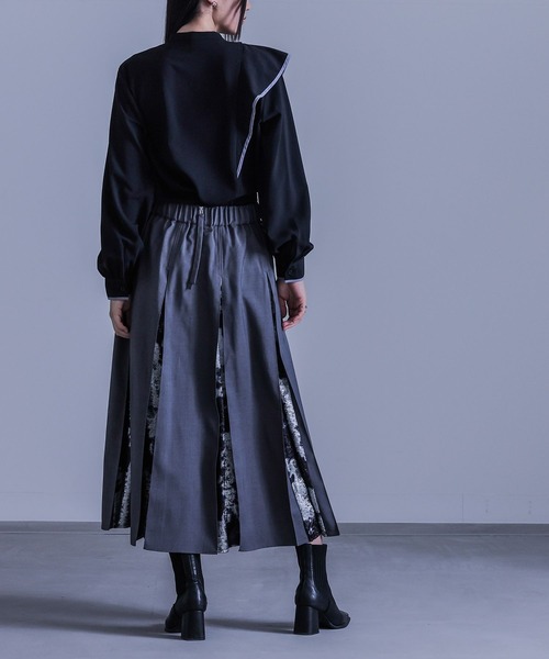 kOhAKU（コハク）の「『フリルヨークデザインシャツ』（シャツ/ブラウス・レディース・オフホワイト/ブラック・2/1）」の13枚目の写真