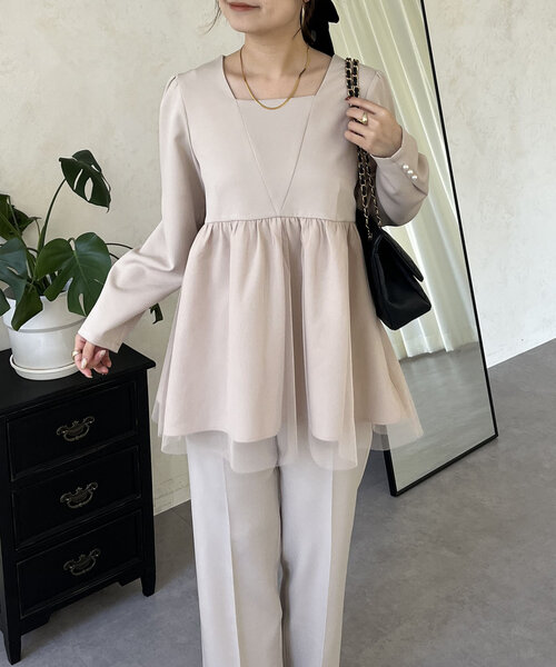 prose verse（プロズヴェール）の「【セレモニー】スクエアVネック裾チュールペプラムブラウス（シャツ/ブラウス・レディース・グレイッシュベージュ/ブラック・LARGE/MEDIUM）」の6枚目の写真