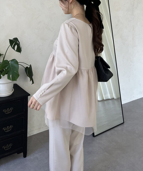 prose verse（プロズヴェール）の「【セレモニー】スクエアVネック裾チュールペプラムブラウス（シャツ/ブラウス・レディース・グレイッシュベージュ/ブラック・LARGE/MEDIUM）」の13枚目の写真