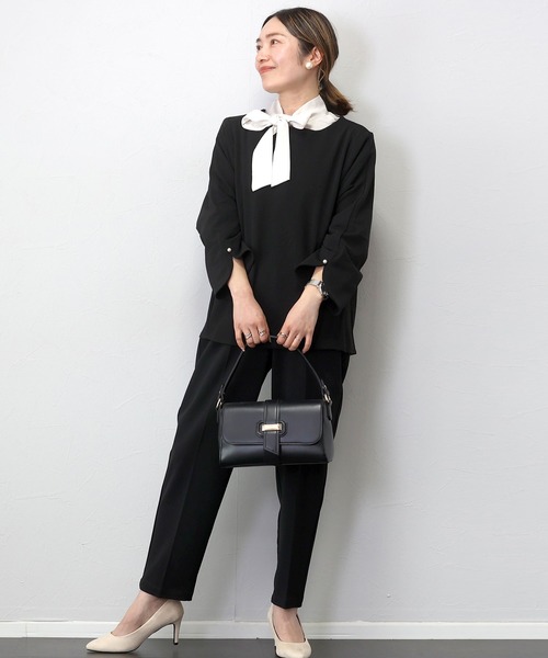 Aletta vita(アレッタビータ)の「袖スリットパールフレアブラウス(Tシャツ/カットソー・レディース・ブラック/ネイビー/ベージュ・FREE)」の4枚目の写真