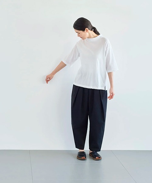 HAU(ハウ)の「トップス compact neck(Tシャツ/カットソー・レディース・ブラック/ホワイト/ブルー・MEDIUM)」の9枚目の写真