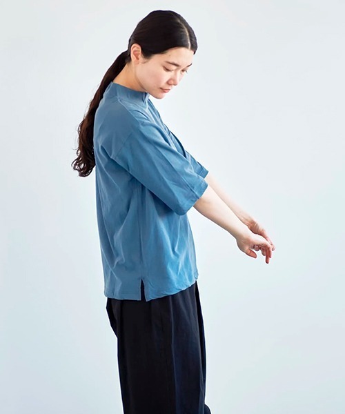 HAU(ハウ)の「トップス compact neck(Tシャツ/カットソー・レディース・ブラック/ホワイト/ブルー・MEDIUM)」の11枚目の写真