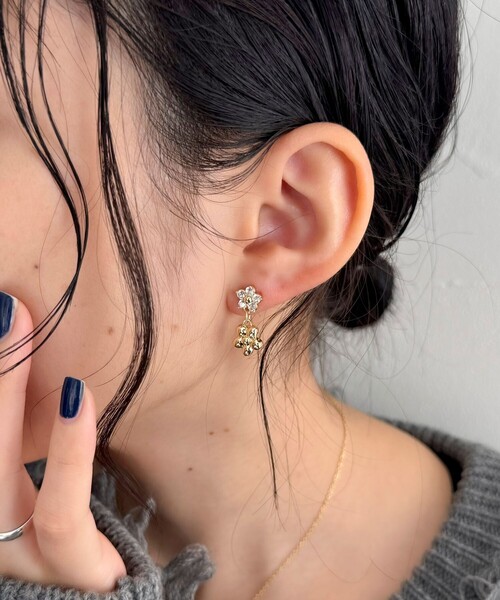 セール】ビジュー＆メタルフラワーピアス（ピアス（両耳用