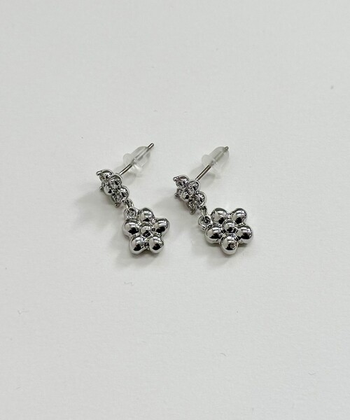 fredy emue(フレディエミュ)の「ビジュー&メタルフラワーピアス(ピアス(両耳用)・レディース・シルバー/ゴールド・FREE)」の11枚目の写真